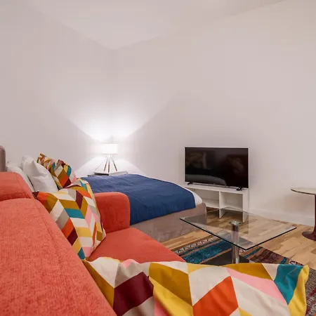 Lacplesa Studio By Innorental شقة ريغا
